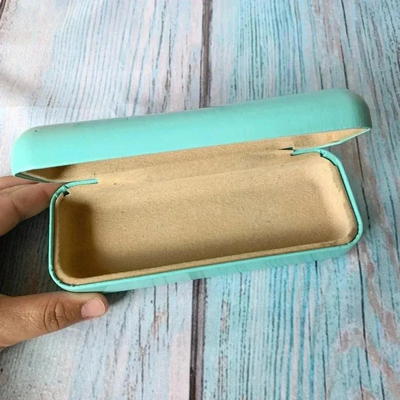 Tiffany and co glasses case ONLY - Picture 10 of 10